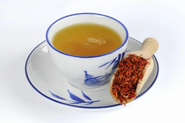 Safflower petal tea — Stock Photo, Image