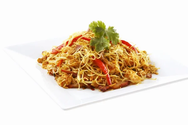 Singapore noodles with peppers — Stock Photo, Image