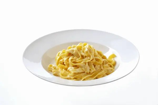 Fettuccine Alfredo pasta — Stok fotoğraf