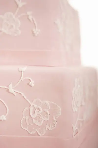 Roze Fondant taart gedecoreerd — Stockfoto