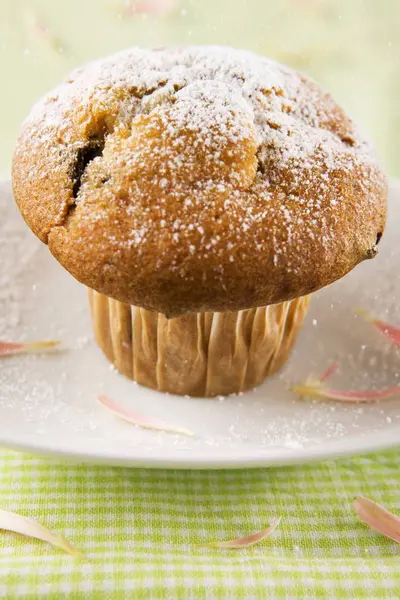 Muffin con azúcar en polvo — Foto de Stock