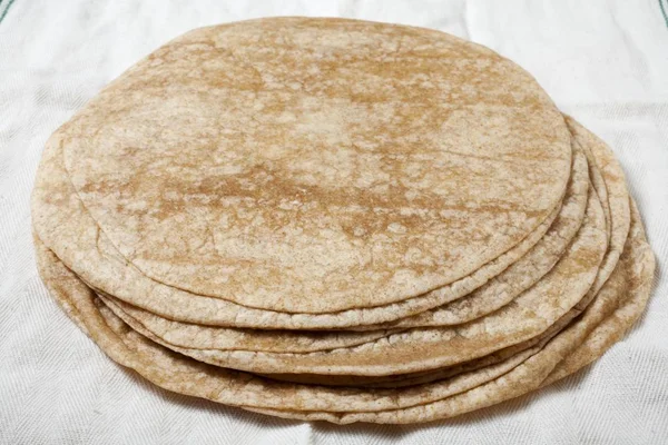 Προβολή Closeup Στοιβάζονται Σιτάρι Αλεύρι Tortillas — Φωτογραφία Αρχείου