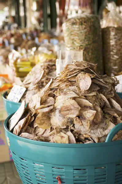 Tagsüber Blick Auf Getrocknete Meeresfrüchte Marktkörben — Stockfoto