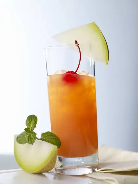 Cocktail with melon and vodka — Stock Photo, Image