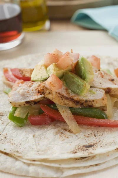 Closeup View Tortilla Chicken Vegetables Table — Stock Photo, Image