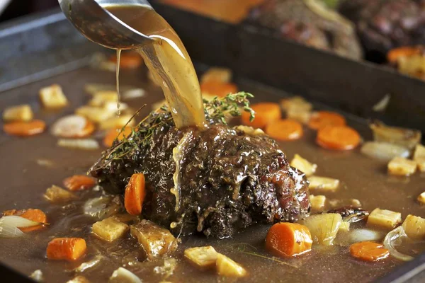 Hirschbraten mit Gemüse — Stockfoto