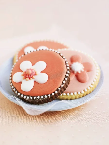 Biscoitos decorados com flores — Fotografia de Stock