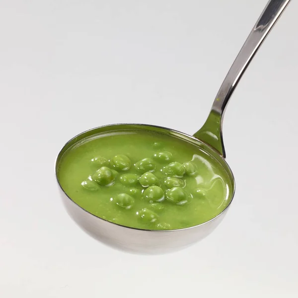 Soupe de pois à la louche — Photo