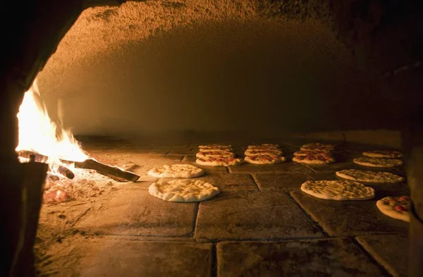 Focaccia Wood Fired Oven Fire Flame — Stock Photo, Image