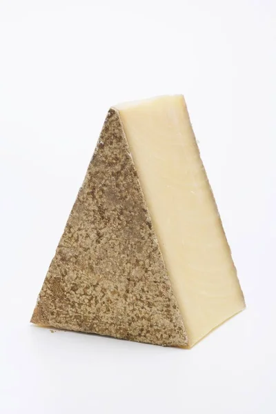 Stück Hartkäse — Stockfoto