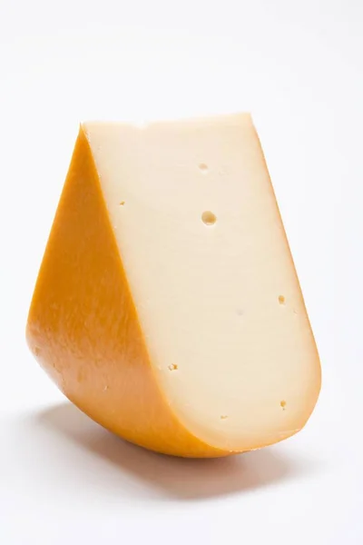 Edam peynir parçası — Stok fotoğraf