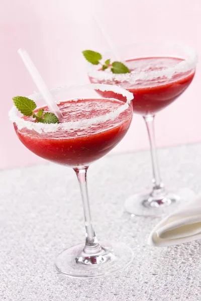 Φράουλα Margaritas με μια ζάχαρη χείλος — Φωτογραφία Αρχείου