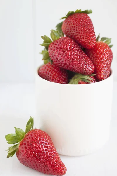 Fresh ripe strawberries — Stock Photo, Image