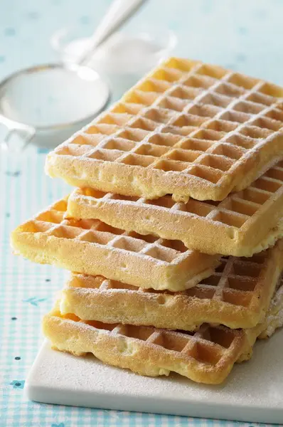 Taze pişmiş waffle yığını — Stok fotoğraf