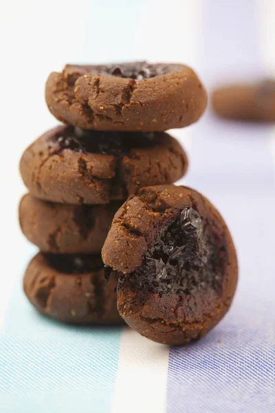 Blackcurrant reçelli Çikolatalı Bisküvi — Stok fotoğraf