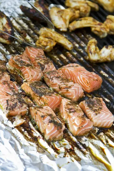 Filet de saumon grillé — Photo