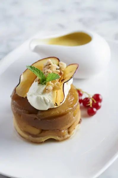 Closeup View Apple Timbale Maple Syrup — Stock Photo, Image