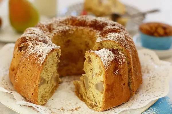 Pastel de pera y nuez Bundt —  Fotos de Stock