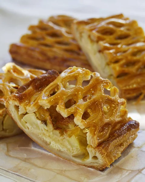 Strudel de manzana con miel — Foto de Stock