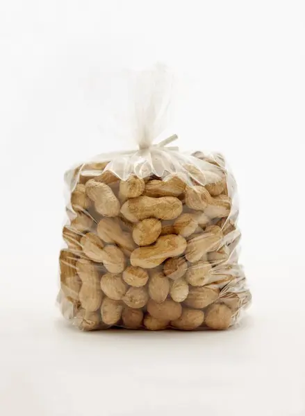 Bolsa de plástico de cacahuetes —  Fotos de Stock