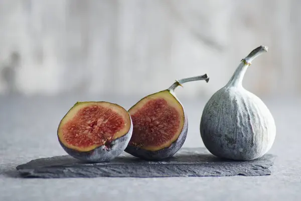 Fresh juicy Figs — Stock Photo, Image