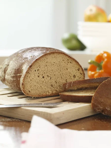 Sliced loaf of bread — Stock Photo, Image