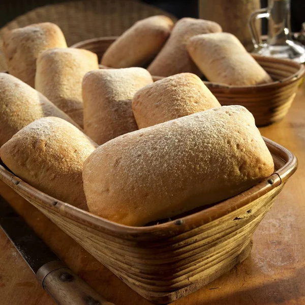 Rolos de ciabatta cozidos no forno — Fotografia de Stock