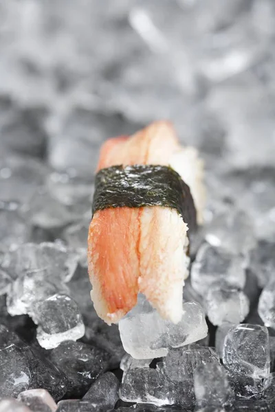 Nigiri sushi con cangrejo — Foto de Stock