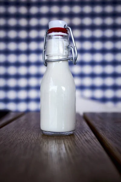 นมขวดเล็ก — ภาพถ่ายสต็อก