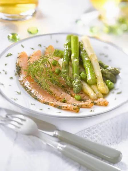 Salmon with white asparagus — Stock Photo, Image
