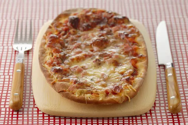 Färsk Margarita pizza — Stockfoto