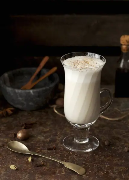 Nahaufnahme Von Masala Chai Latte Einem Glas — Stockfoto