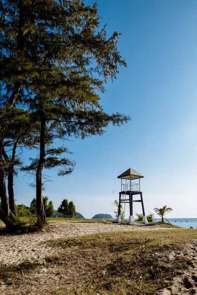 Torre de ahorro en la playa — Foto de Stock