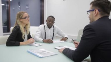 Flirten während der arbeit