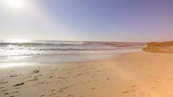 Video van de golven van de Oceaan in Californië in 4k — Stockvideo