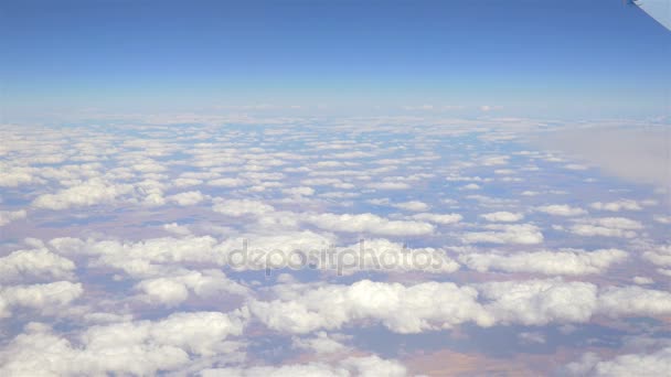 Disparo aéreo sobre las nubes en 4K — Vídeo de stock