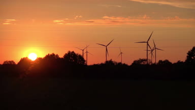 Yel değirmenleri gerçek ağır çekim video