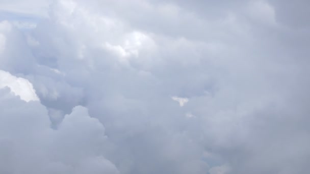 Plan aérien au-dessus des nuages en 4K — Video