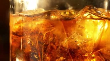 Soğuk içecek 4 k iki videoları