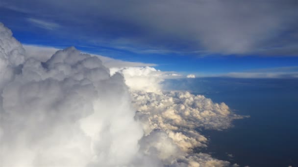 Zwei Luftaufnahmen über den Wolken in 4k — Stockvideo