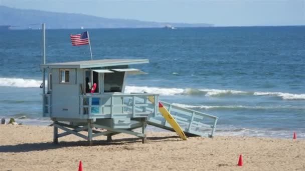 Lifeguard hut i Los Angeles i Kalifornien i 4k — Stockvideo