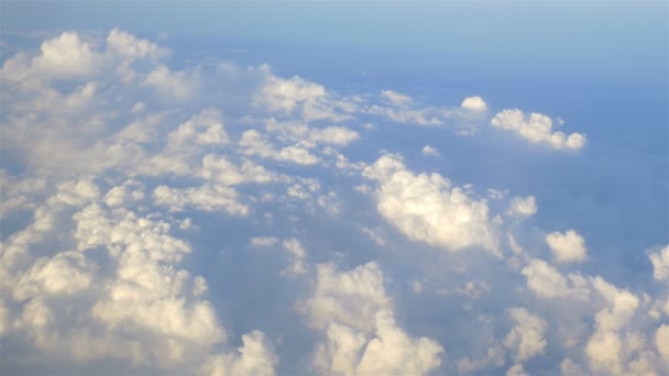 Luftaufnahme über den Wolken in 4k — Stockvideo