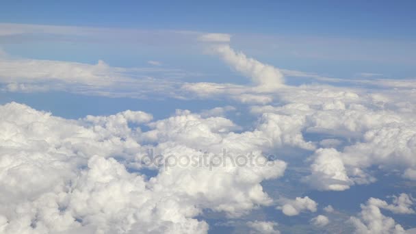 Video de vuelo sobre las nubes en 4K — Vídeos de Stock