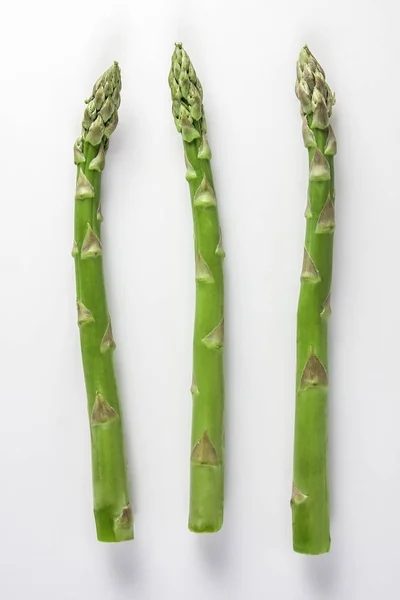 Szparagi na białym tle na białym tle — Zdjęcie stockowe