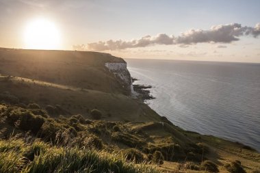 İngiltere gündoğumu, Dover beyaz kayalıklarla