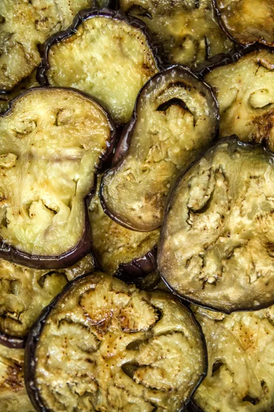 Melanzane fritte e cotte con aglio in olio d'oliva — Foto Stock