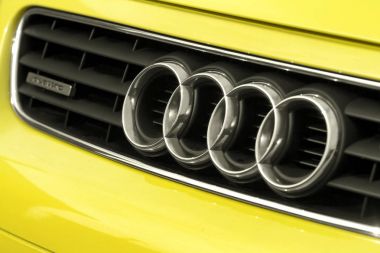 Audi a3 araba ön logo yakın çekim