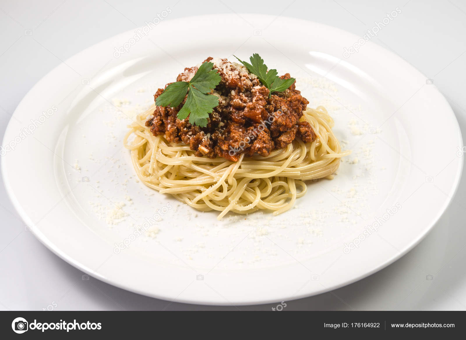 Sığır bolonez soslu spagetti tarifi Sığır bolonez soslu spagetti tarifi