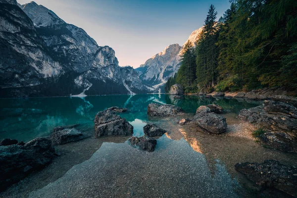Lago di Braies şaşırtıcı görünümü