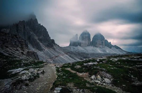 Milli Parkı Tre Cime di Lavaredo